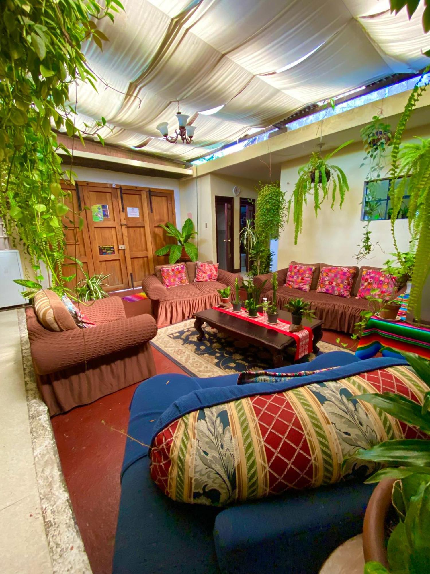 Casa De Leon Hotel Antigua Exterior photo